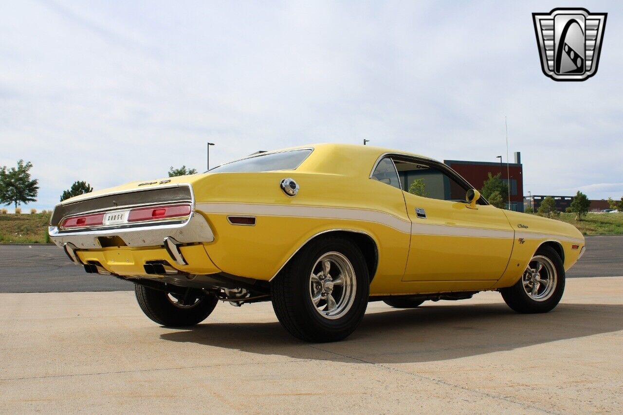 Dodge-Challenger-Berline-1970-Yellow-White-21206-6