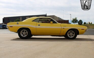 Dodge-Challenger-Berline-1970-Yellow-White-21206-7