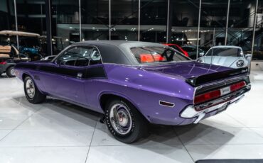 Dodge-Challenger-Coupe-1970-Plum-Crazy-Black-69337-1