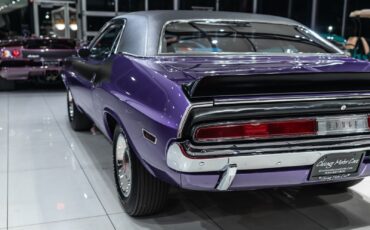 Dodge-Challenger-Coupe-1970-Plum-Crazy-Black-69337-36