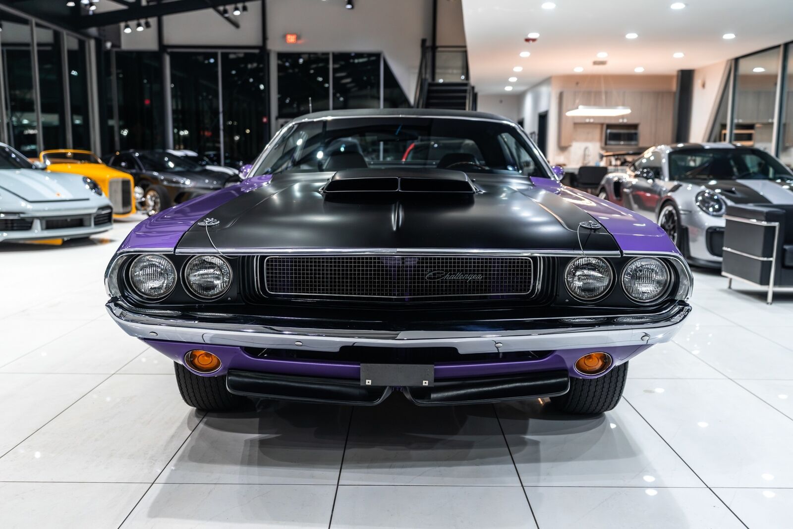 Dodge-Challenger-Coupe-1970-Plum-Crazy-Black-69337-4