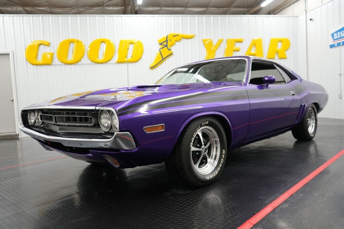 Dodge-Challenger-Coupe-1971-Purple-Black-15451-1