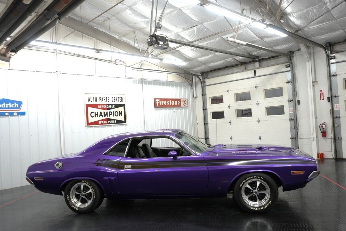 Dodge-Challenger-Coupe-1971-Purple-Black-15451-18