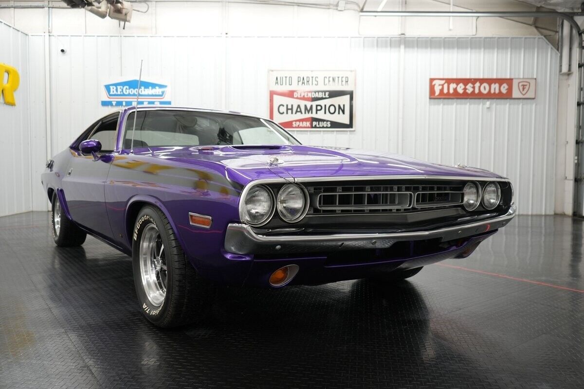 Dodge-Challenger-Coupe-1971-Purple-Black-15451-23