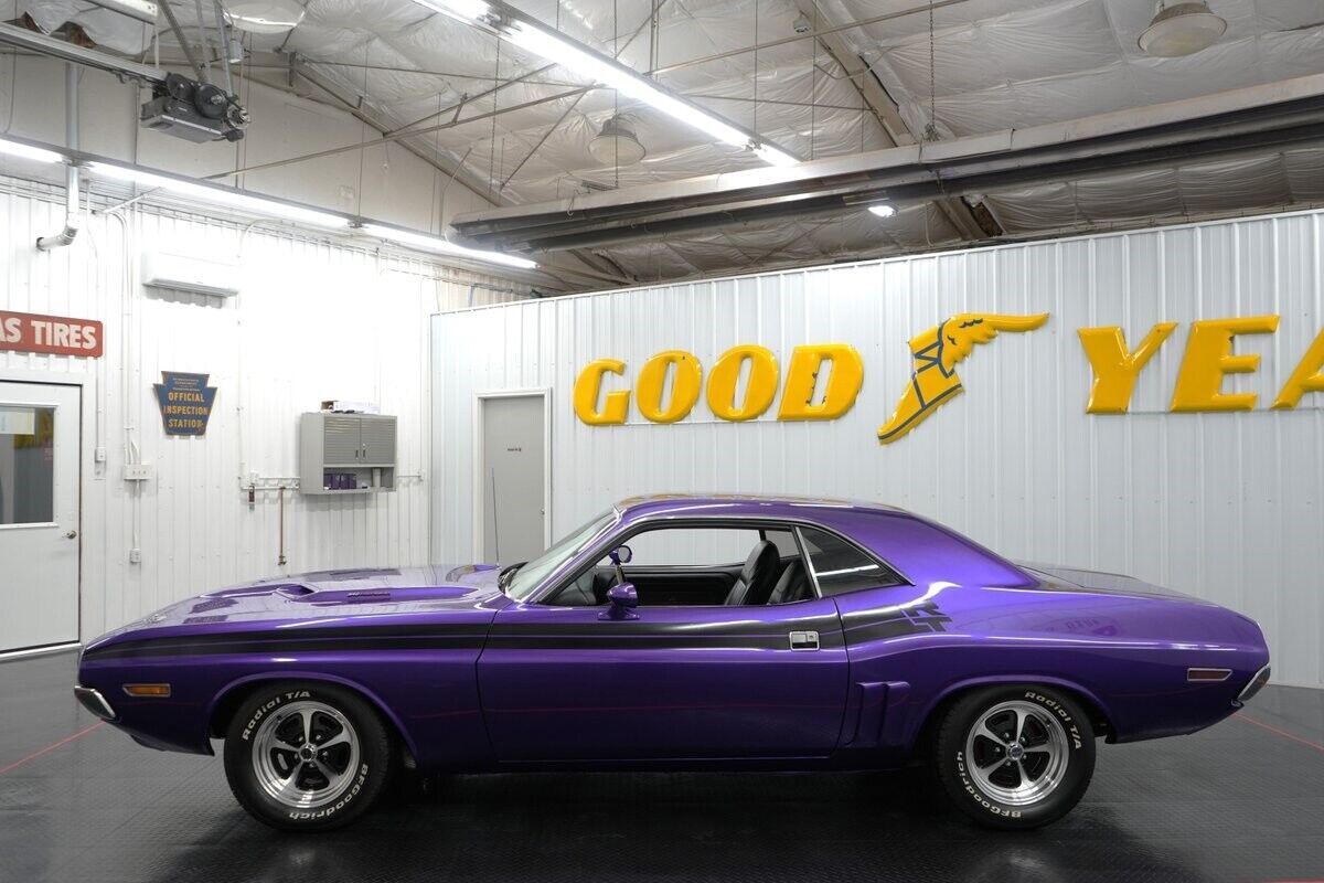 Dodge-Challenger-Coupe-1971-Purple-Black-15451-4