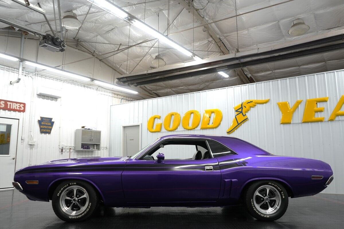 Dodge-Challenger-Coupe-1971-Purple-Black-15451-5