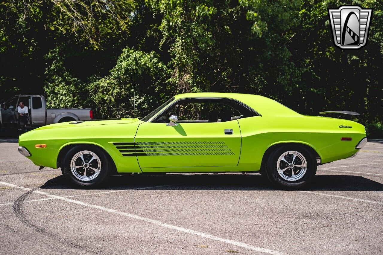 Dodge-Challenger-Coupe-1972-Green-Black-63447-3