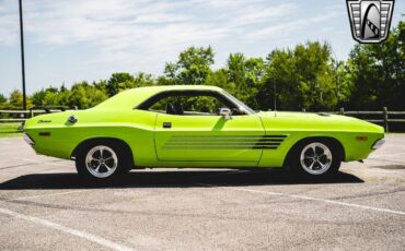 Dodge-Challenger-Coupe-1972-Green-Black-63447-7