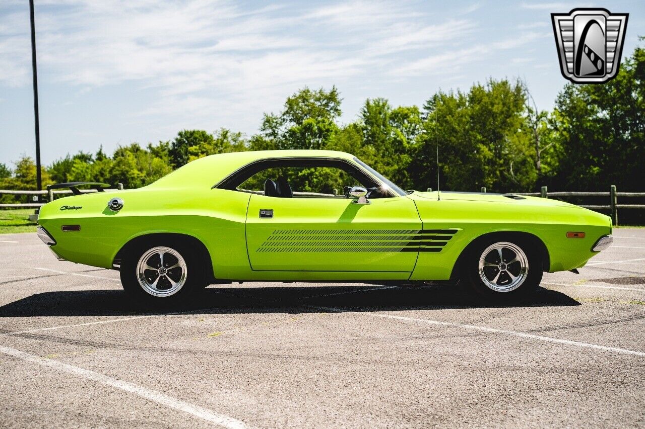 Dodge-Challenger-Coupe-1972-Green-Black-63447-7