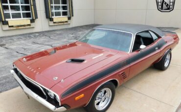 Dodge-Challenger-Coupe-1974-Red-Black-6626-2