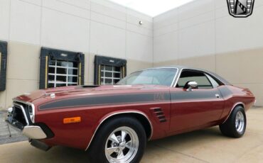 Dodge-Challenger-Coupe-1974-Red-Black-6626-4