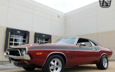 Dodge-Challenger-Coupe-1974-Red-Black-6626-6