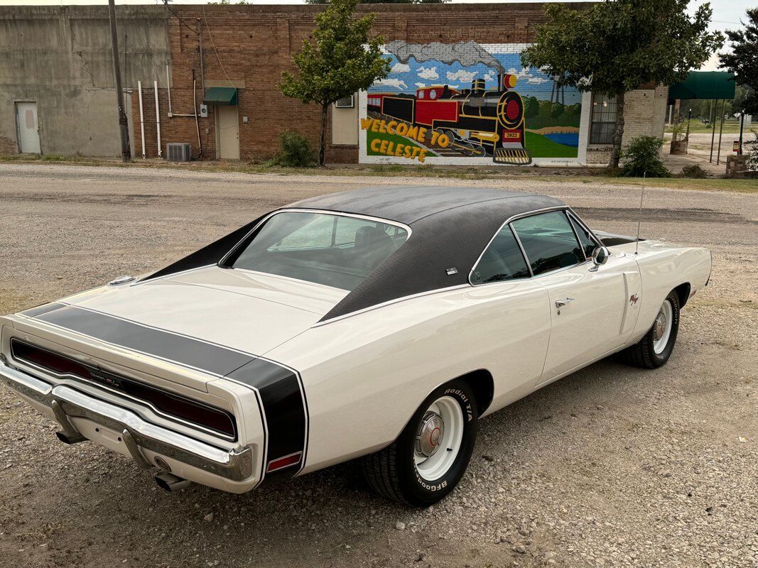 Dodge-Charger-1970-2