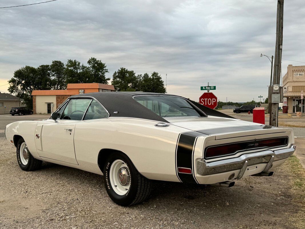 Dodge-Charger-1970-27