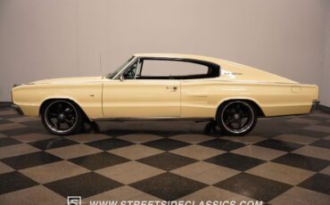 Dodge-Charger-Coupe-1967-Yellow-Black-13506-2