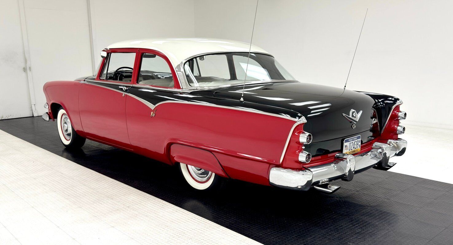 Dodge-Coronet-Berline-1955-Red-White-137559-2