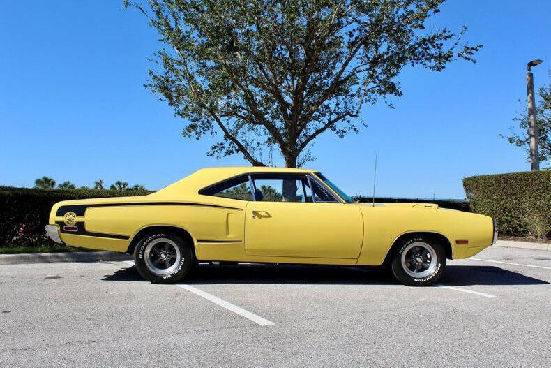 Dodge-Coronet-Limousine-1970-Yellow-Black-112133-1