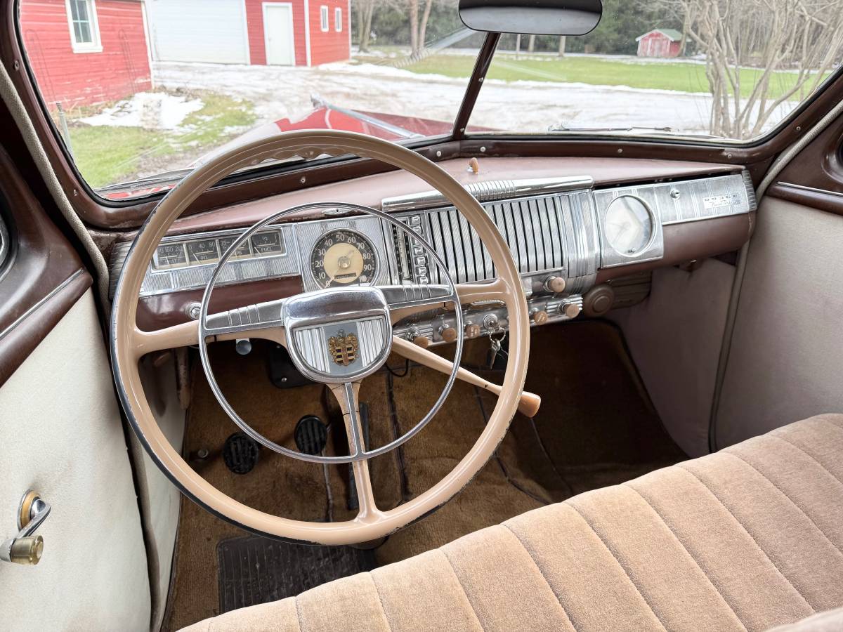 Dodge-Custom-1947-13