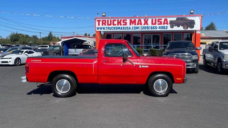 Dodge-D-series-conventional-cab-d150-1982-red-141850-3