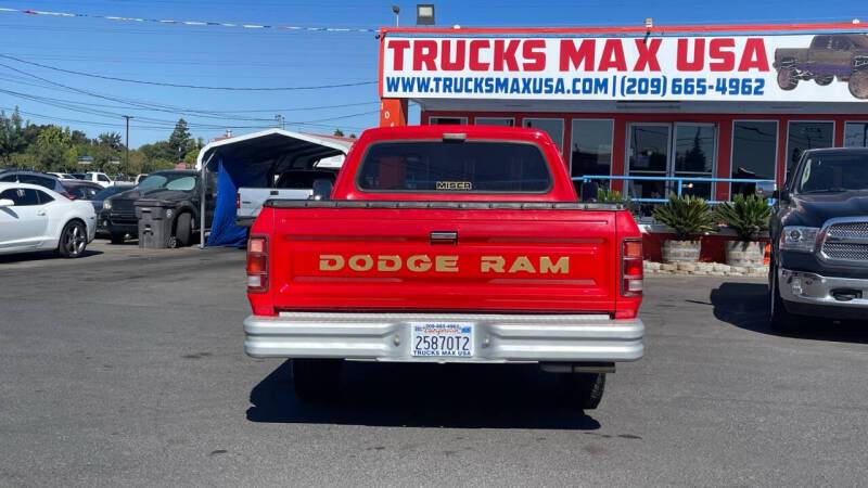 Dodge-D-series-conventional-cab-d150-1982-red-141850-5