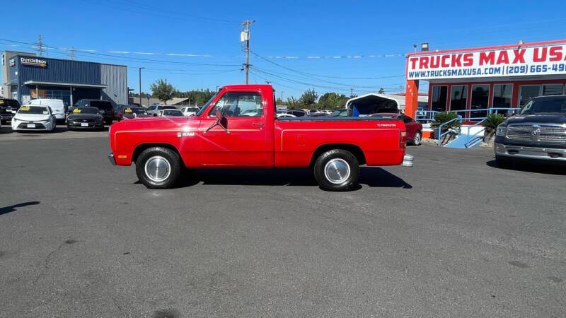 Dodge-D-series-conventional-cab-d150-1982-red-141850-8