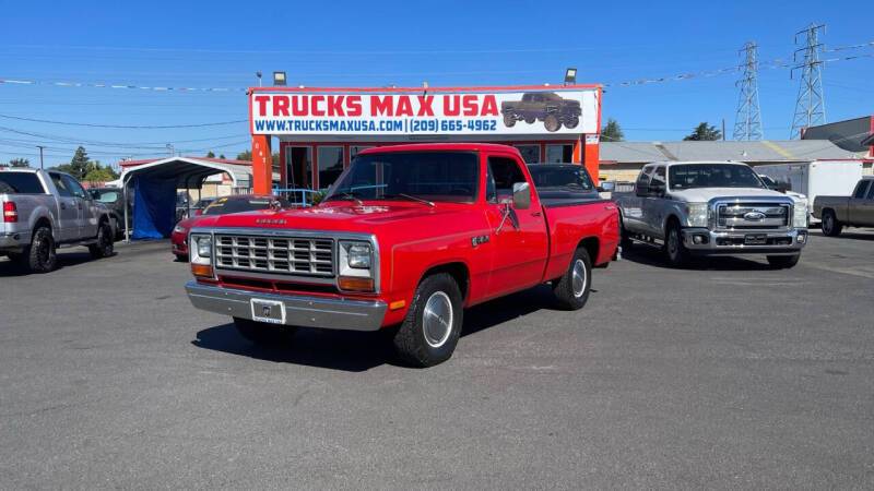 Dodge-D-series-conventional-cab-d150-1982-red-141850-9