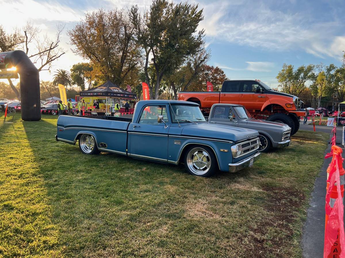 Dodge-D100-1971-blue-93342