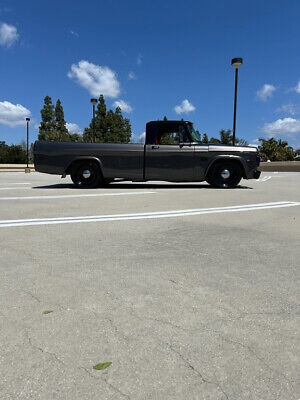 Dodge-D100-Pickup-1971-Silver-Black-0-4