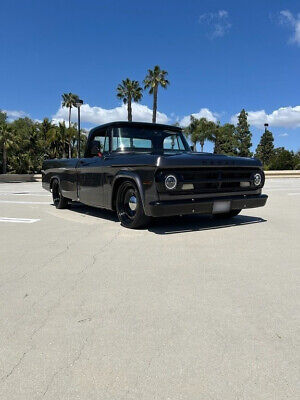 Dodge-D100-Pickup-1971-Silver-Black-0-6