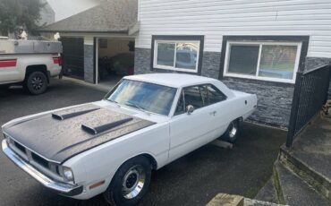 Dodge-Dart-swinger-1970-white-160934-1