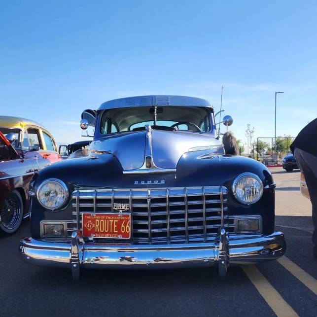 Dodge-Deluxe-1947-4