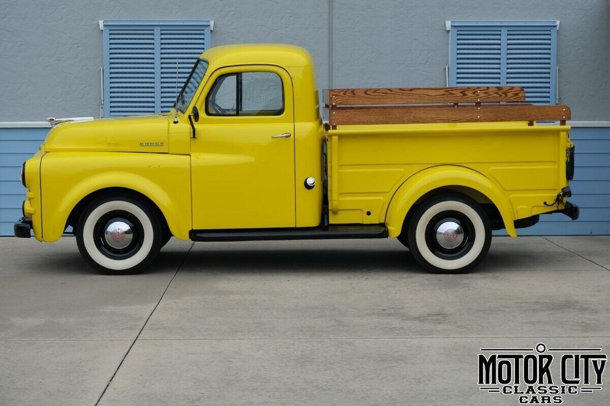 Dodge-Other-Pickups-Pickup-1952-Yellow-Brown-6614-1