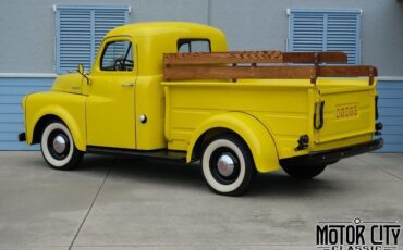 Dodge-Other-Pickups-Pickup-1952-Yellow-Brown-6614-2