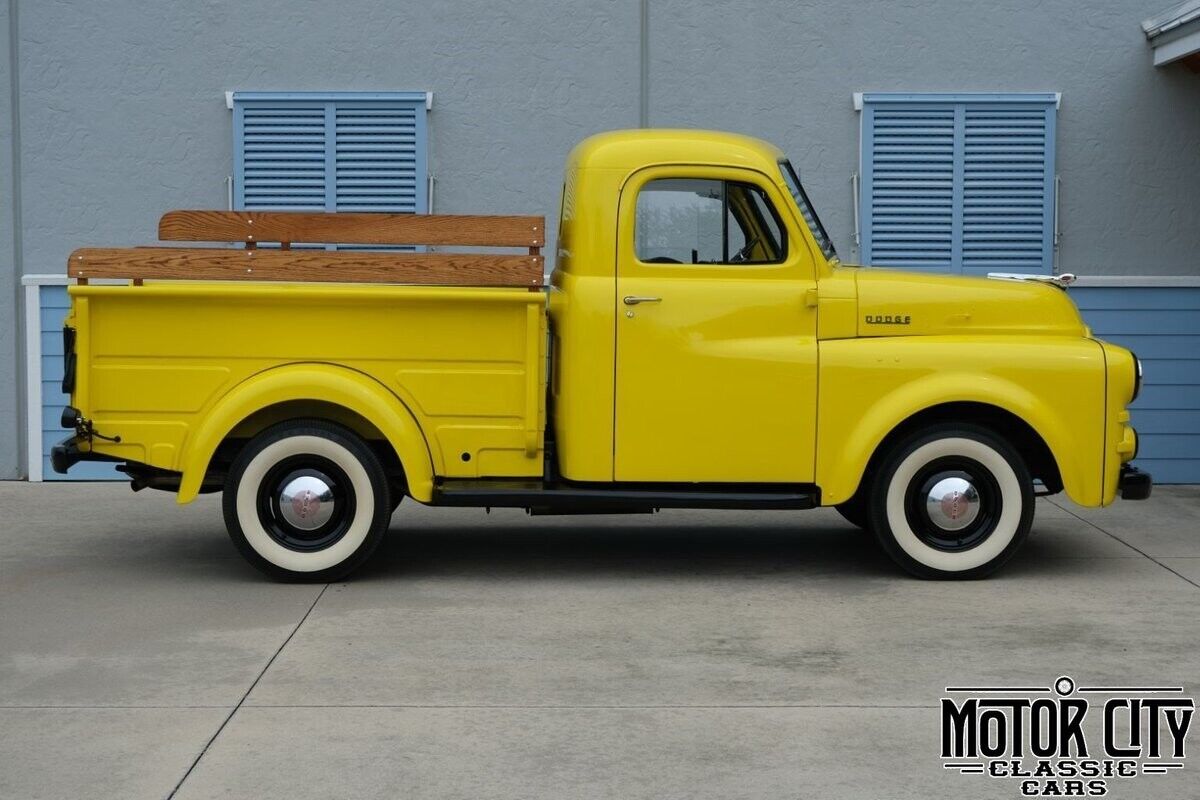 Dodge-Other-Pickups-Pickup-1952-Yellow-Brown-6614-5