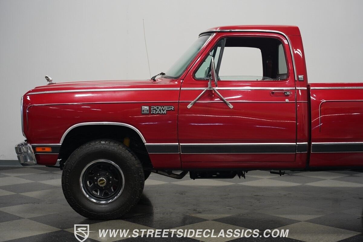 Dodge-Other-Pickups-Pickup-1985-Red-Red-114807-25