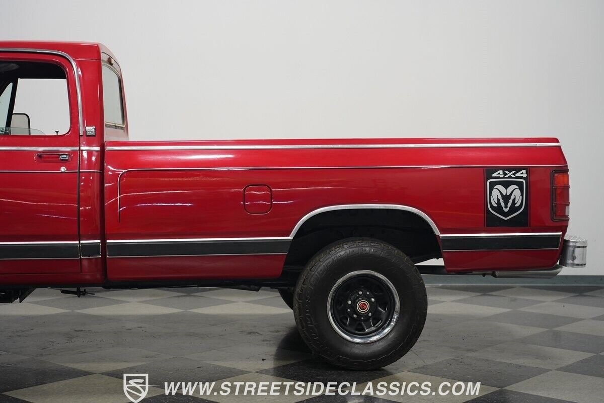 Dodge-Other-Pickups-Pickup-1985-Red-Red-114807-26