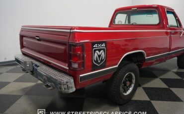 Dodge-Other-Pickups-Pickup-1985-Red-Red-114807-30