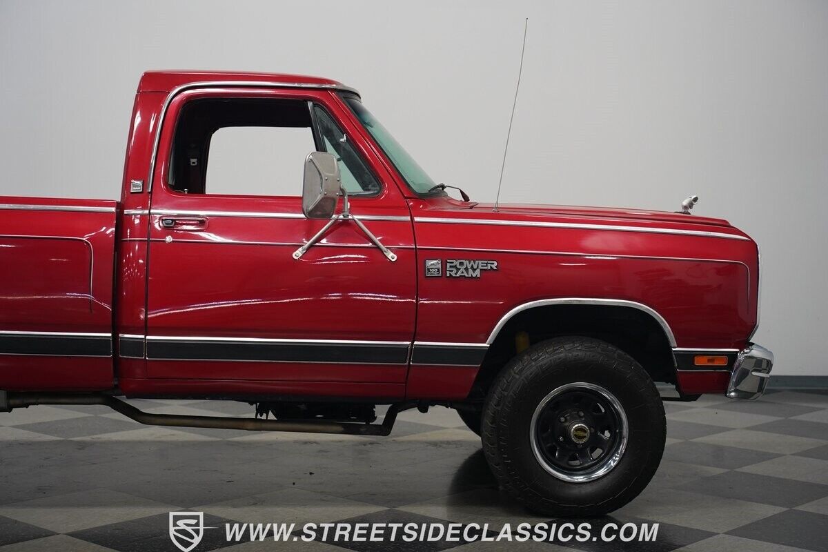 Dodge-Other-Pickups-Pickup-1985-Red-Red-114807-33