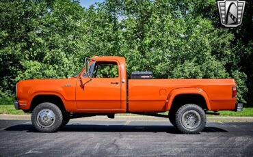 Dodge-Power-Wagon-1973-3