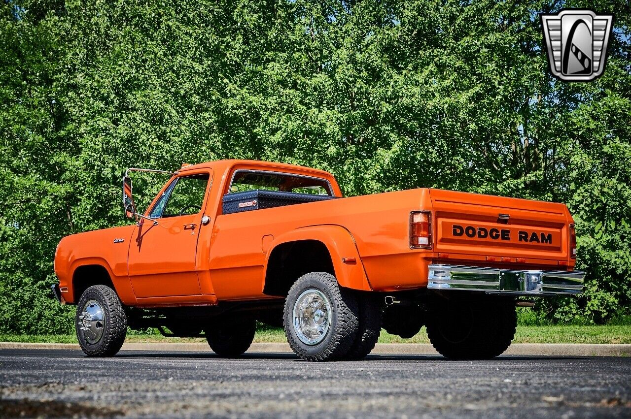 Dodge-Power-Wagon-1973-4