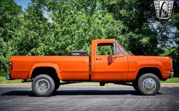 Dodge-Power-Wagon-1973-7