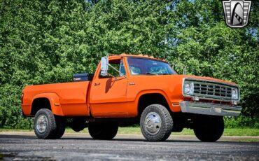 Dodge-Power-Wagon-1973-8