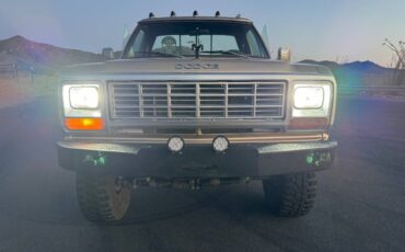 Dodge-Prospector-1985-276806-1