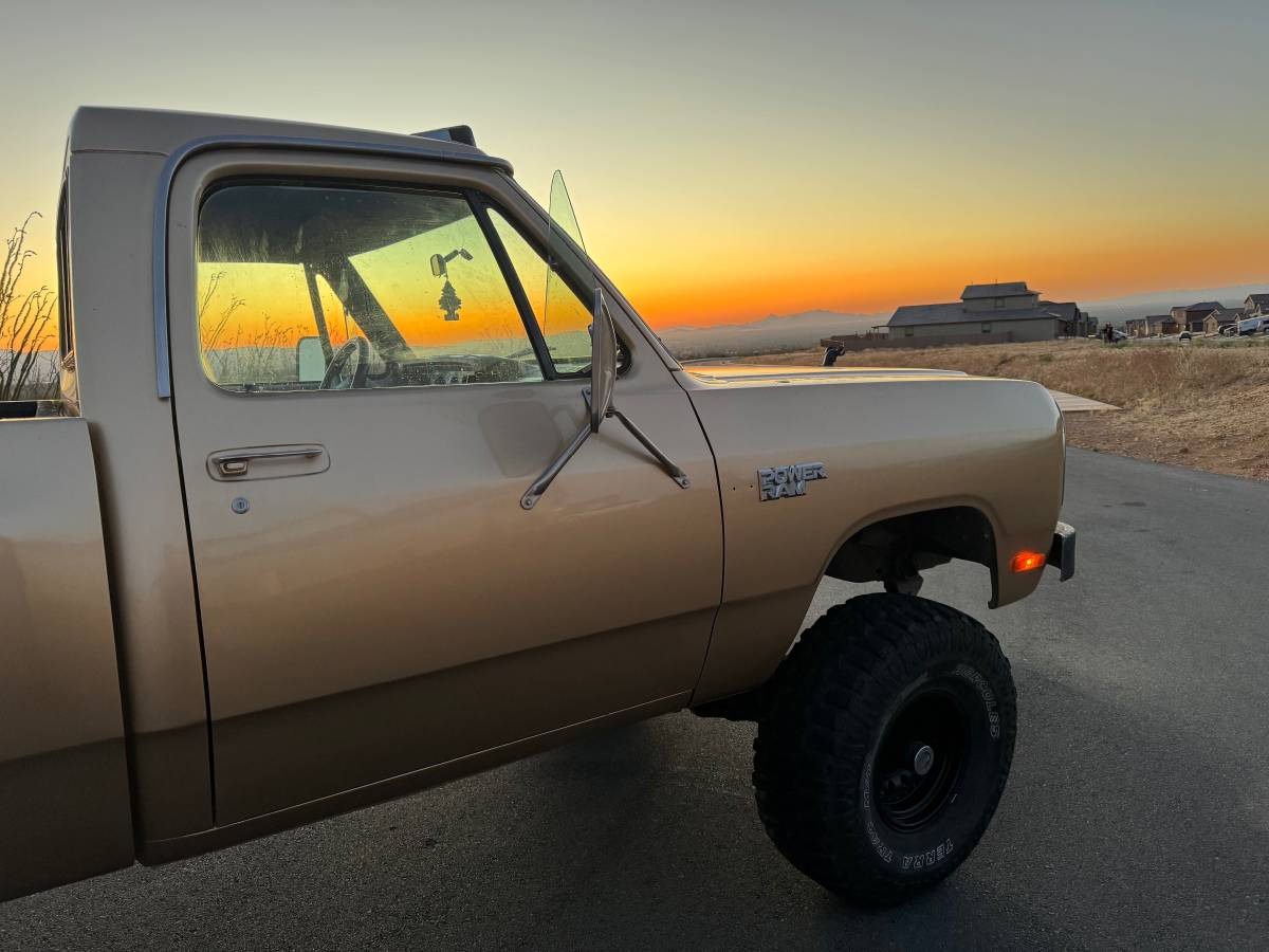 Dodge-Prospector-1985-276806-4