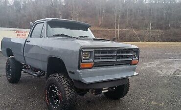 Dodge-Ram-1500-1985-Grey-138404-1