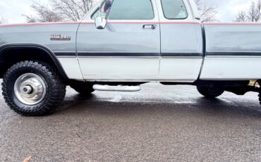 Dodge-Ram-2500-1993-11