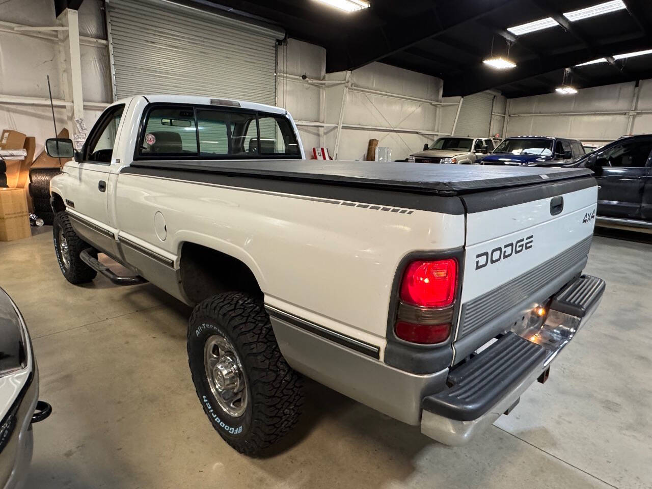 Dodge-Ram-2500-Pickup-1995-White-Gray-239551-2