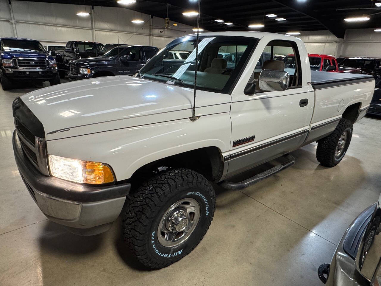 Dodge-Ram-2500-Pickup-1995-White-Gray-239551-7