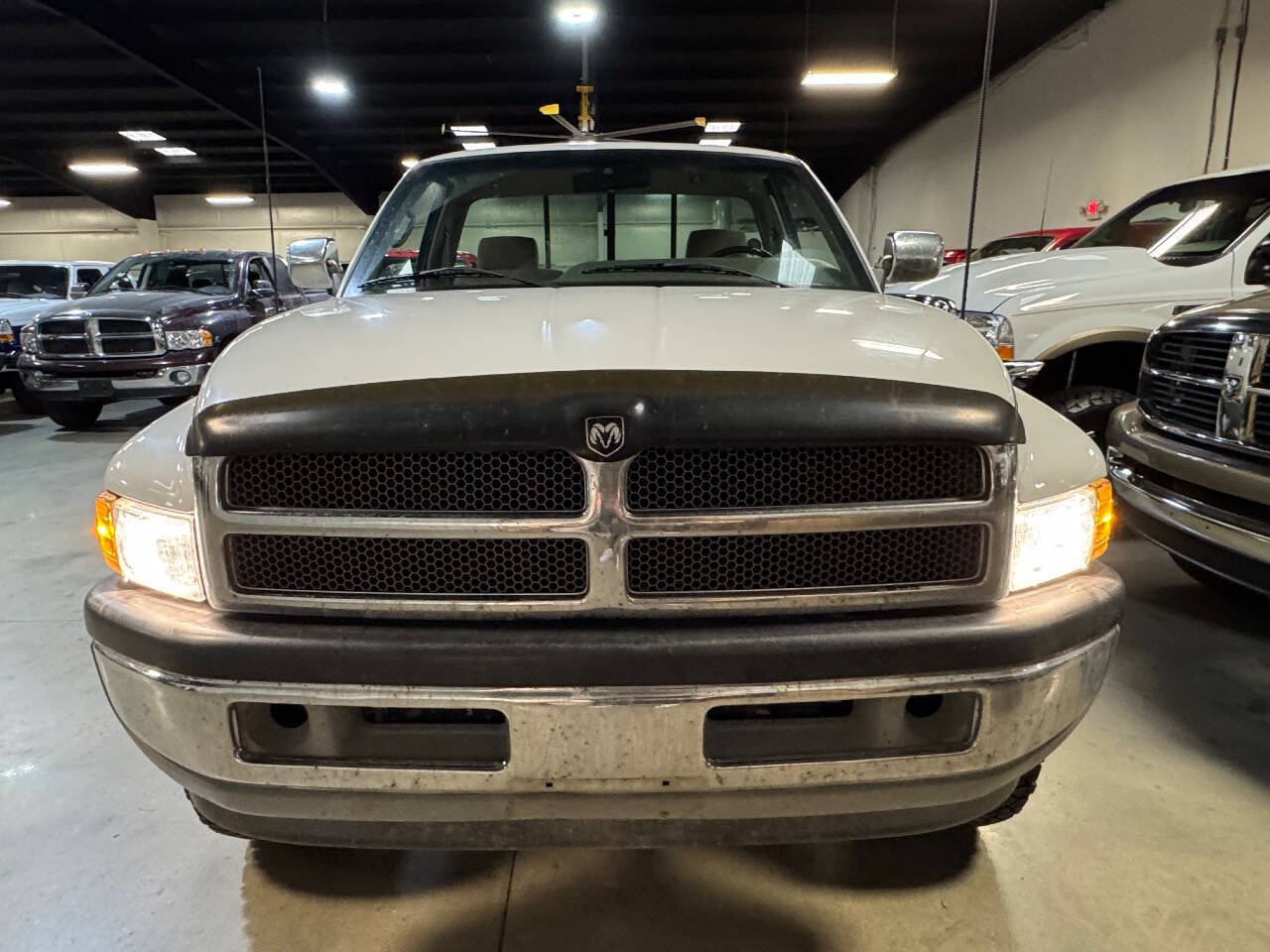 Dodge-Ram-2500-Pickup-1995-White-Gray-239551-9