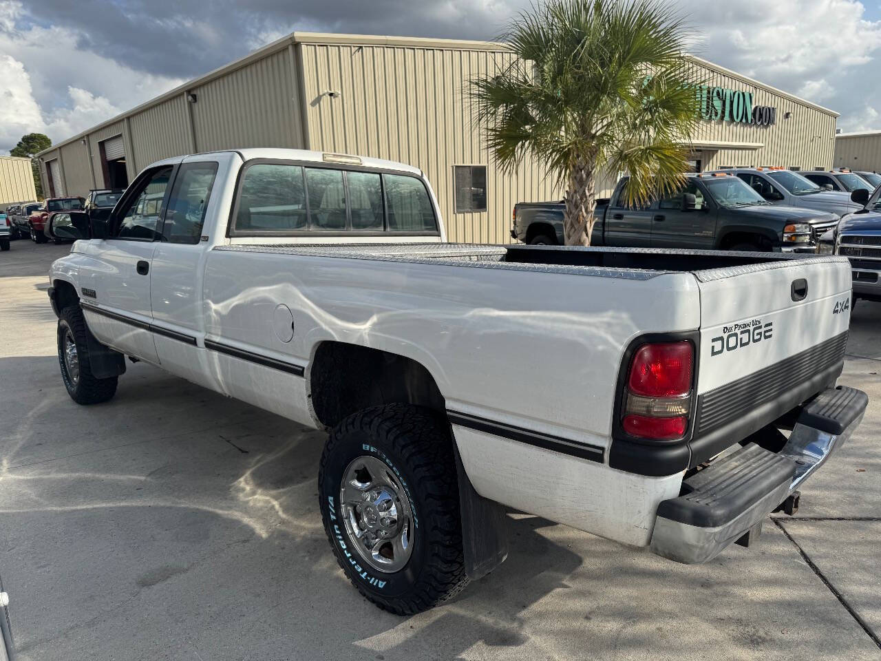 Dodge-Ram-2500-Pickup-1996-2